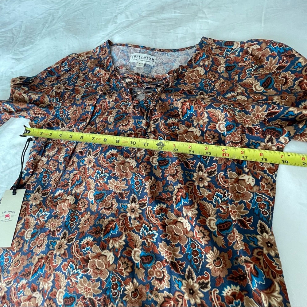 IDYLLWIND WOMEN'S ROUGE PAISLEY‎ PRINT LACE-UP TOP - Picture 9 of 14